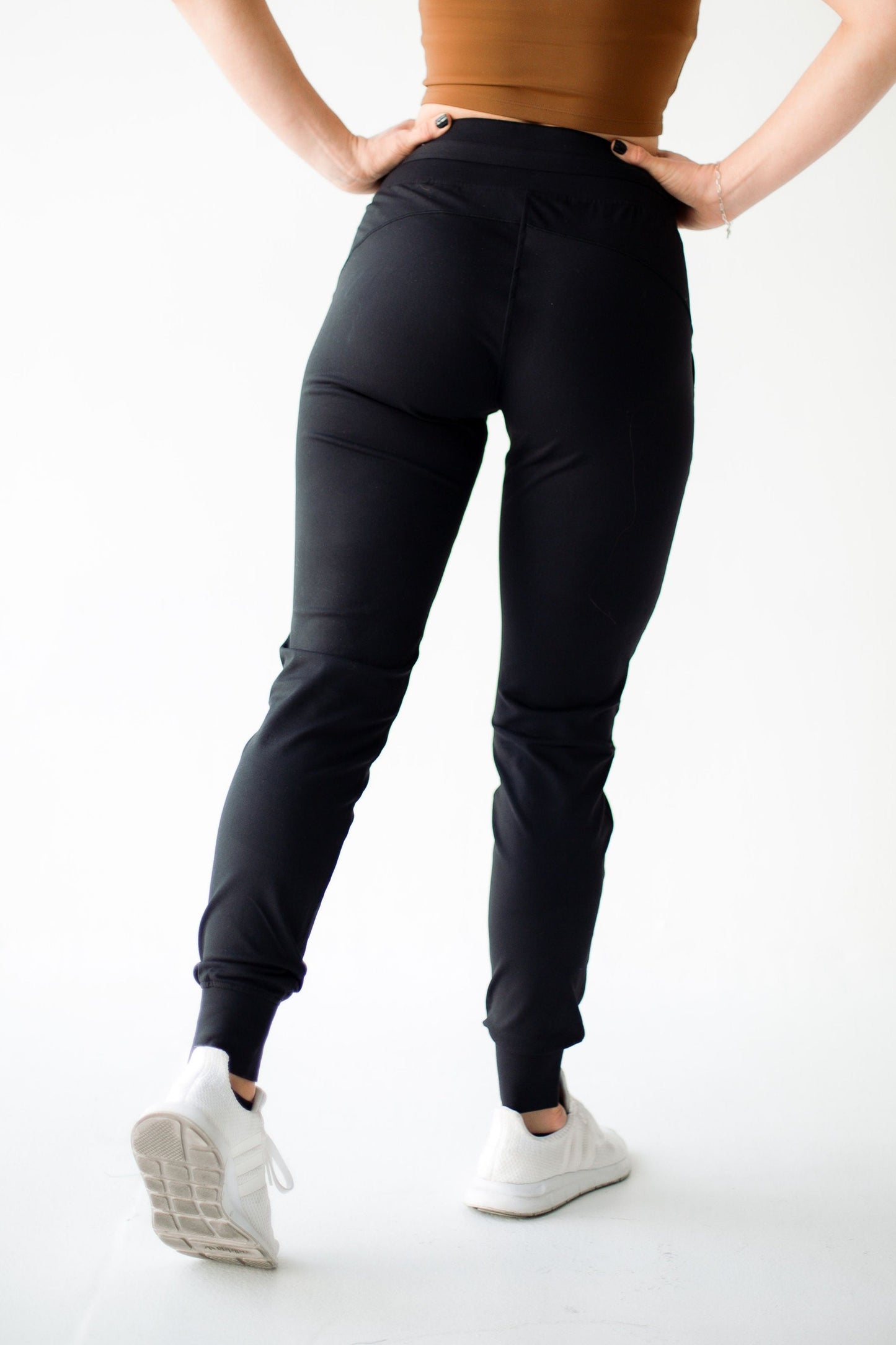 Summit Joggers LARGE ONLY