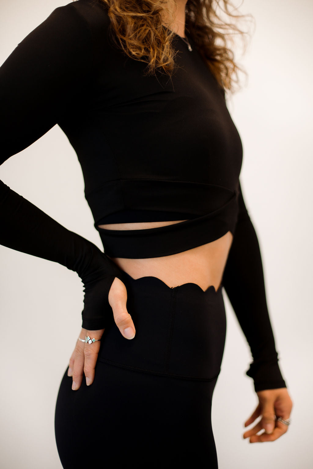 Criss Cross Long Sleeve-Black S,M,L