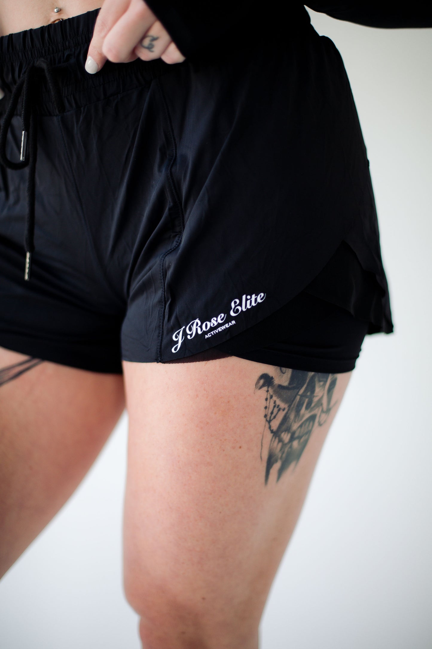 Essential Shorts-Black