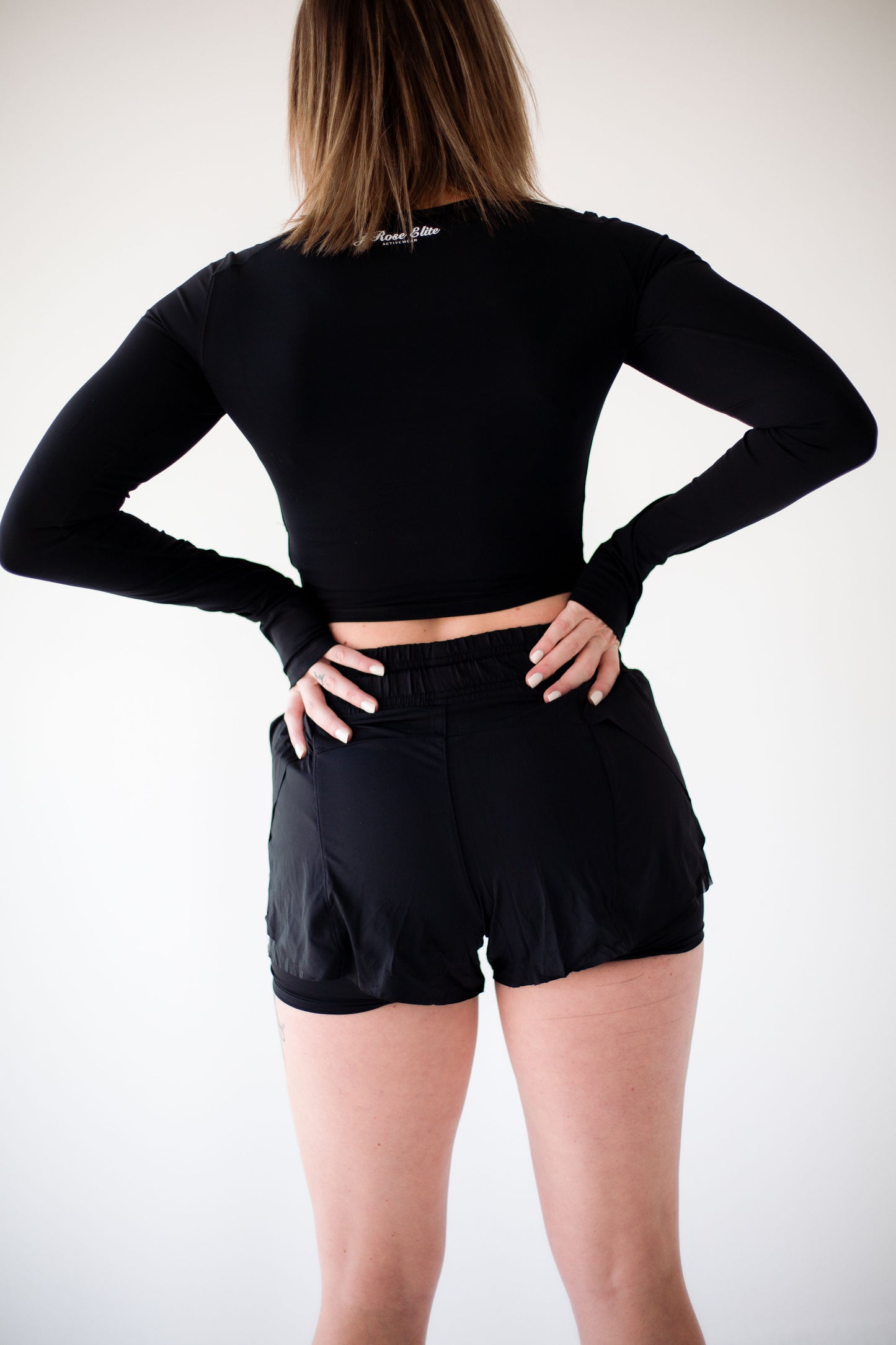 Essential Shorts-Black